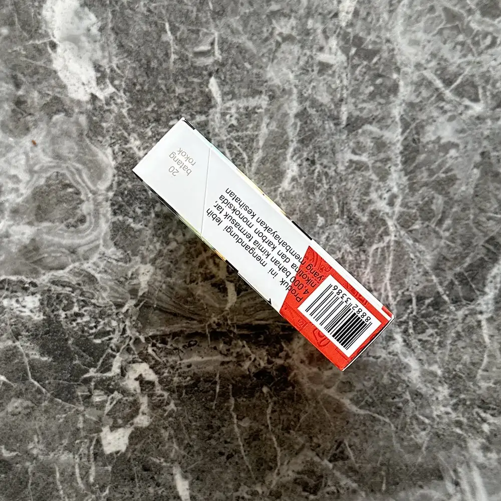 Chesterfield Red Smart Seal